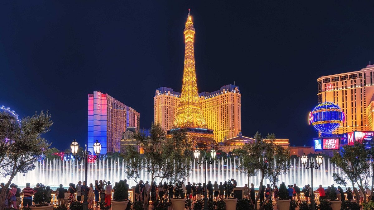 Walk the Las Vegas Strip